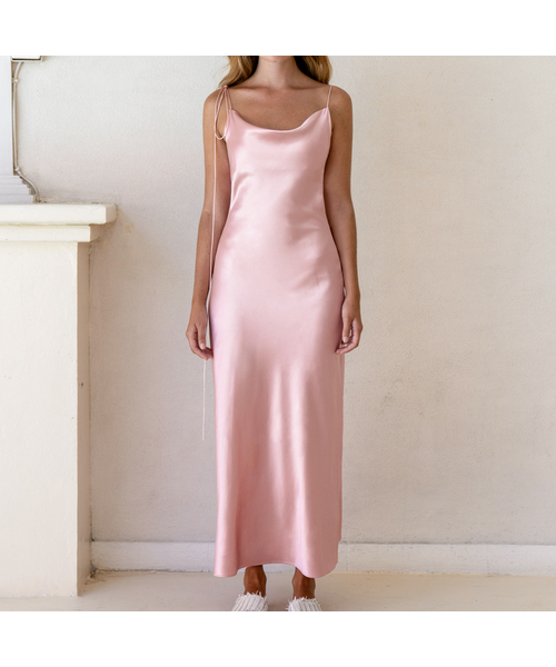 LEAUET(ルエ)の「Kristen Pink Satin Slip Dress(ワンピース・レディース・その他・FREE)」の1枚目の写真