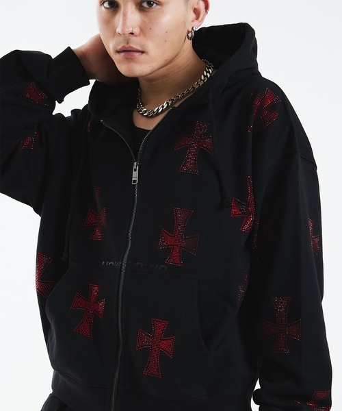 UNKNOWN LONDON(アンノウン・ロンドン)の「ジップフーディ|Black x Red Cross Rhinestone Zip Hoodie|Unknown London(パーカー・メンズ・ブラック・LARGE/X-LARGE/SMALL/MEDIUM)」の5枚目の写真