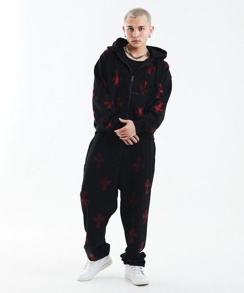 UNKNOWN LONDON(アンノウン・ロンドン)の「ジップフーディ|Black x Red Cross Rhinestone Zip Hoodie|Unknown London(パーカー・メンズ・ブラック・LARGE/X-LARGE/SMALL/MEDIUM)」の17枚目の写真