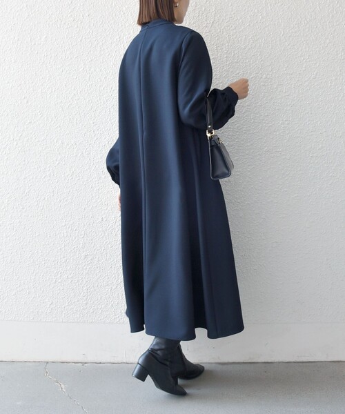 SHIPS any（シップス エニィ）の「〈洗濯機可能〉ダブルクロス フリル パフ スリーブ ワンピース［NAVY BLUE］（ワンピース・レディース・ネイビー/オフホワイト・ONE SIZE）」の5枚目の写真