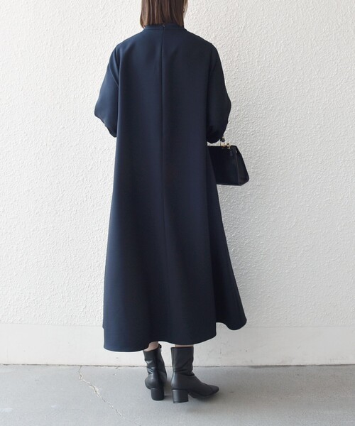 SHIPS any（シップス エニィ）の「〈洗濯機可能〉ダブルクロス フリル パフ スリーブ ワンピース［NAVY BLUE］（ワンピース・レディース・ネイビー/オフホワイト・ONE SIZE）」の6枚目の写真