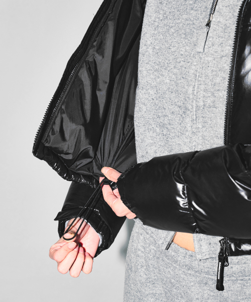 BORN TO WIN（ボーントゥウィン）の「W SILVER B GLOSSY CROP PUFFER DOWN [BLACK]（ダウンジャケット/コート・レディース・その他・1/2）」の12枚目の写真