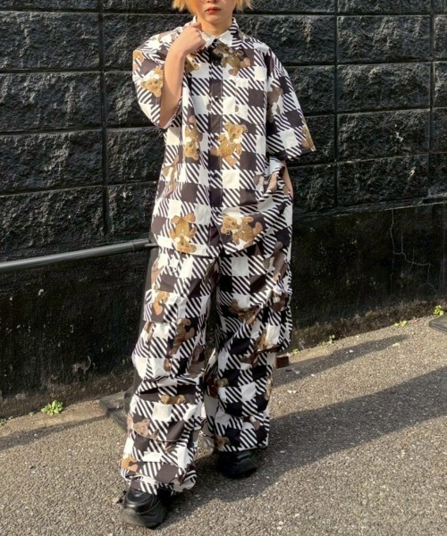 Candy Stripper（キャンディストリッパー）の「BROKEN BEAR CHECK PARACHUTE パンツ（カーゴパンツ・レディース・ベージュ/ブラック系その他/ブラック・FREE）」の2枚目の写真