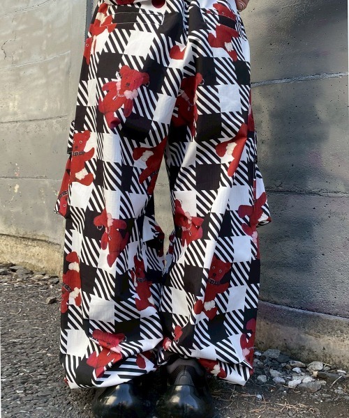Candy Stripper（キャンディストリッパー）の「BROKEN BEAR CHECK PARACHUTE パンツ（カーゴパンツ・レディース・ベージュ/ブラック系その他/ブラック・FREE）」の15枚目の写真