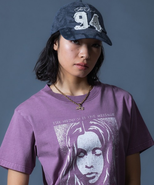 X-girl(エックスガール)の「FADED FACE S/S TEE(Tシャツ/カットソー・レディース・ブラック/オリーブ/パープル・S/M/L)」の3枚目の写真