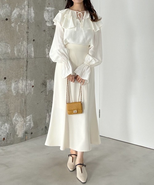 mysty woman（ミスティウーマン）の「フリルカラーブラウス　643336（シャツ/ブラウス・レディース・ベージュ/オフホワイト/ブラック・FREE）」の15枚目の写真