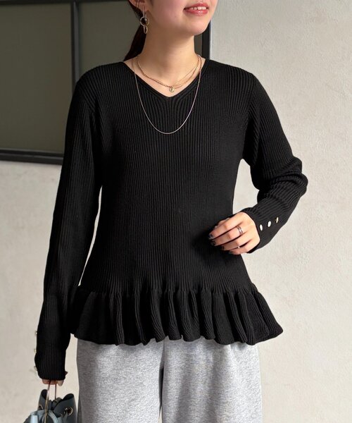 Chez toi(シェトワ)の「裾フリルニットプルオーバー(ニット/セーター・レディース・グレー/ブラック/ブルー系その他・FREE)」の5枚目の写真