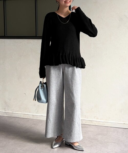 Chez toi(シェトワ)の「裾フリルニットプルオーバー(ニット/セーター・レディース・グレー/ブラック/ブルー系その他・FREE)」の8枚目の写真