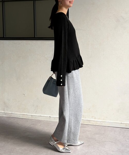 Chez toi(シェトワ)の「裾フリルニットプルオーバー(ニット/セーター・レディース・グレー/ブラック/ブルー系その他・FREE)」の10枚目の写真