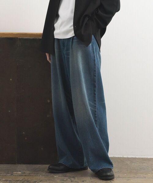 CRAFT STANDARD BOUTIQUE(クラフトスタンダードブティック)の「ワイドストレートデニムパンツ(デニムパンツ・メンズ・ライトインディゴブルー/ブラック・S/M/L)」の5枚目の写真