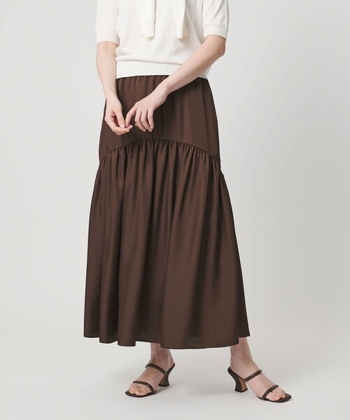 UNITED ARROWS(ユナイテッドアローズ)の「シルクライク ティアード スカート(スカート・レディース・オフホワイト/ブラック/ダークブラウン・38/36)」の1枚目の写真