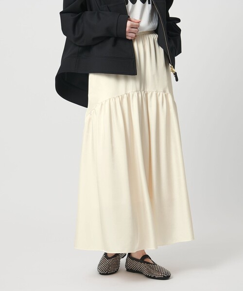 UNITED ARROWS(ユナイテッドアローズ)の「シルクライク ティアード スカート(スカート・レディース・オフホワイト/ブラック/ダークブラウン・38/36)」の2枚目の写真