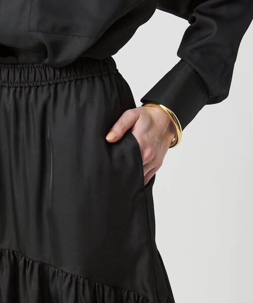 UNITED ARROWS(ユナイテッドアローズ)の「シルクライク ティアード スカート(スカート・レディース・オフホワイト/ブラック/ダークブラウン・38/36)」の20枚目の写真