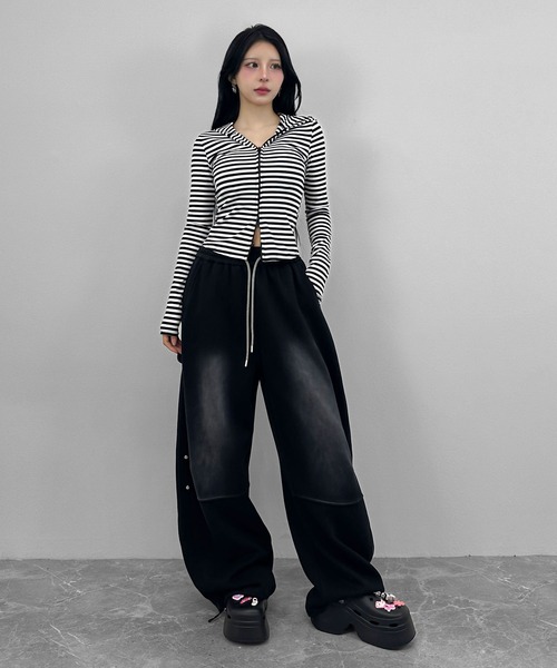 FOLLOWIN（フォロウィン）の「ボーダーフィットジップフーディーパーカー（パーカー・レディース・ホワイト・FREE）」の2枚目の写真