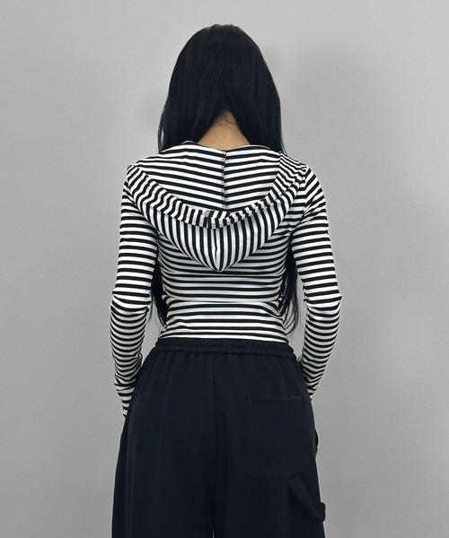 FOLLOWIN（フォロウィン）の「ボーダーフィットジップフーディーパーカー（パーカー・レディース・ホワイト・FREE）」の14枚目の写真