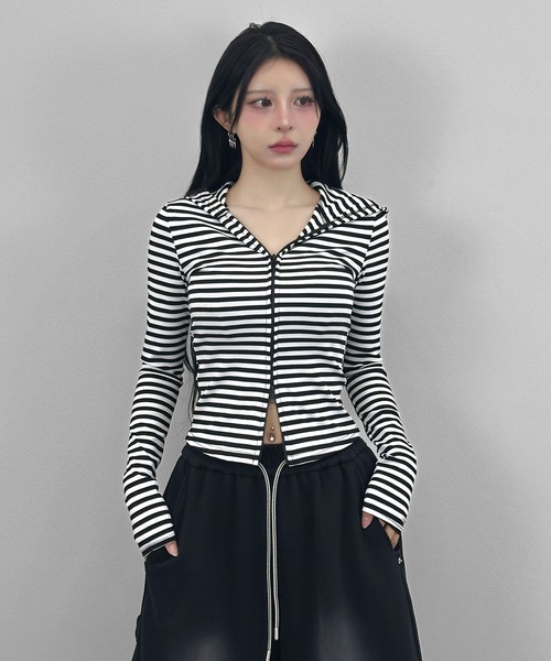 FOLLOWIN（フォロウィン）の「ボーダーフィットジップフーディーパーカー（パーカー・レディース・ホワイト・FREE）」の11枚目の写真