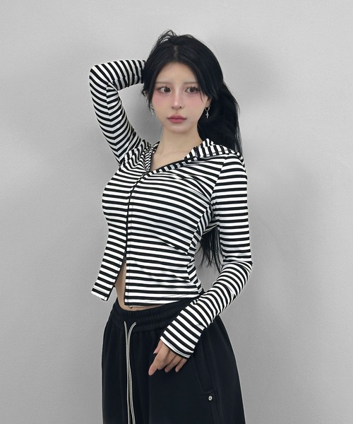 FOLLOWIN（フォロウィン）の「ボーダーフィットジップフーディーパーカー（パーカー・レディース・ホワイト・FREE）」の12枚目の写真