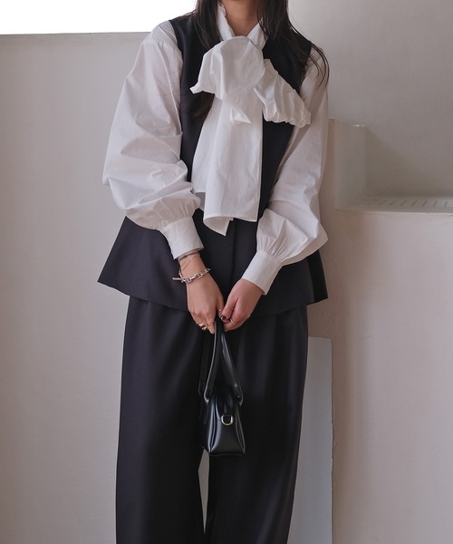 AKTE（アクテ）の「ノースリーブペプラムブラウス（ベスト・レディース・ネイビー/ベージュ・FREE）」の7枚目の写真