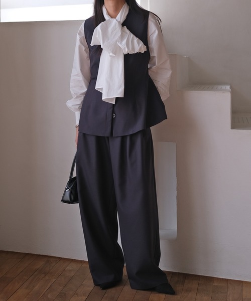 AKTE（アクテ）の「ノースリーブペプラムブラウス（ベスト・レディース・ネイビー/ベージュ・FREE）」の8枚目の写真