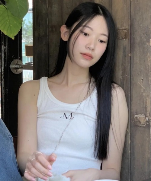 MUCENT（ムセント）の「◇MUCENT◇ブランド直輸入正規品/BACK DETAIL SIGNATURE SLEEVELESS バックディテールシグネチャースリーブレスゴルジタンクトップ（タンクトップ・レディース・ブラック/ホワイト・FREE）」の7枚目の写真