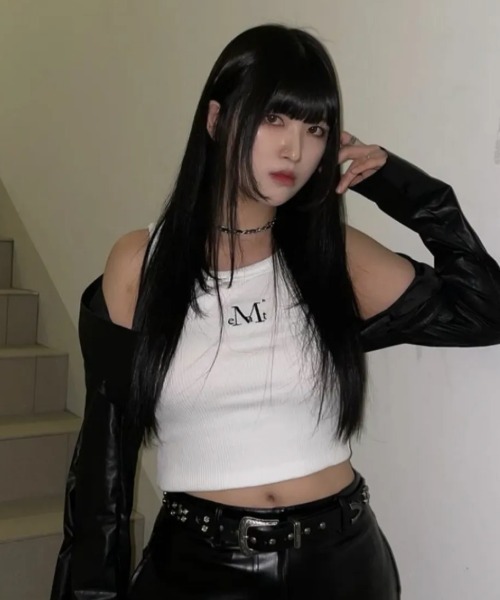 MUCENT（ムセント）の「◇MUCENT◇ブランド直輸入正規品/BACK DETAIL SIGNATURE SLEEVELESS バックディテールシグネチャースリーブレスゴルジタンクトップ（タンクトップ・レディース・ブラック/ホワイト・FREE）」の8枚目の写真