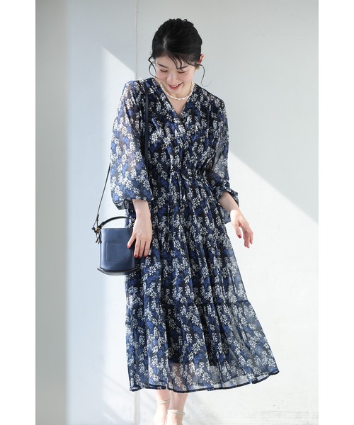 cawaii(カワイイ)の「揺らめく花のシフォンワンピース(ワンピース・レディース・ネイビー・M~L/LL~3L)」の13枚目の写真