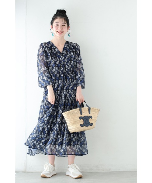 cawaii(カワイイ)の「揺らめく花のシフォンワンピース(ワンピース・レディース・ネイビー・M~L/LL~3L)」の16枚目の写真