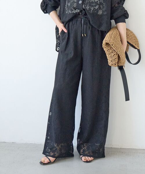 le.coeur blanc（ルクールブラン）の「フラワーメッシュレースワイドパンツ（その他パンツ・レディース・オフホワイト/ブラック・38）」の2枚目の写真