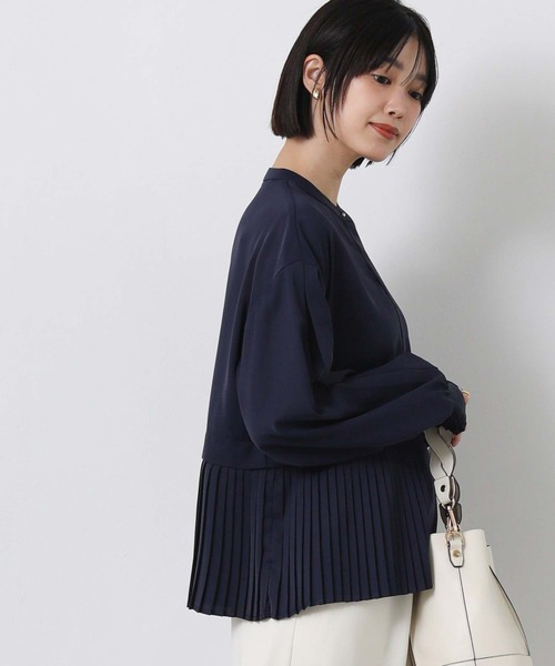 Gready Brilliant(グレディブリリアン)の「ツイル裾プリーツバンドカラーブラウス(シャツ/ブラウス・レディース・ネイビー/オフホワイト・FREE)」の18枚目の写真