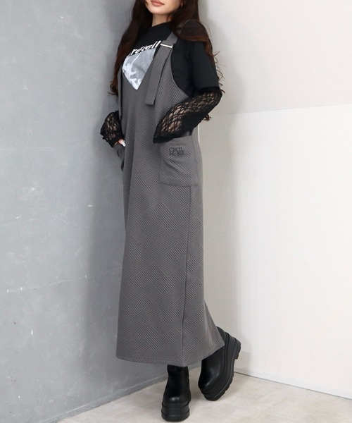CECIL McBEE（セシルマクビー）の「斜めストライプ柄ふくれジャガード刺繍ロゴジャンスカ（ワンピース・レディース・チャコールグレー/ブラック・LARGE/MEDIUM）」の4枚目の写真