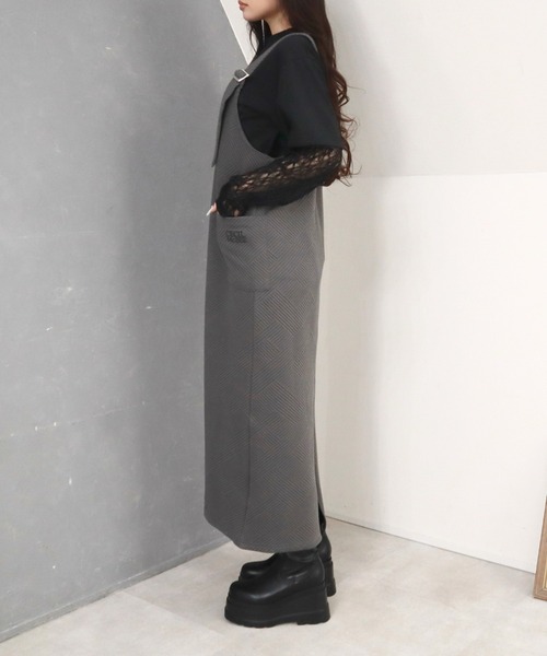CECIL McBEE（セシルマクビー）の「斜めストライプ柄ふくれジャガード刺繍ロゴジャンスカ（ワンピース・レディース・チャコールグレー/ブラック・LARGE/MEDIUM）」の5枚目の写真