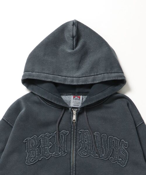 BEN DAVIS(ベンデイビス)の「【BEN DAVIS(ベンデイビス)】LETTERS FADED ZIP HOODIE / 共布ワッペン フーディ ダブルジップ 刺繍 ヘビーウェイト ジップパーカー 裏起毛 ≪セットアップ着用可能≫(パーカー・メンズ・ブラック系その他/ブラック・MEDIUM/LARGE)」の5枚目の写真