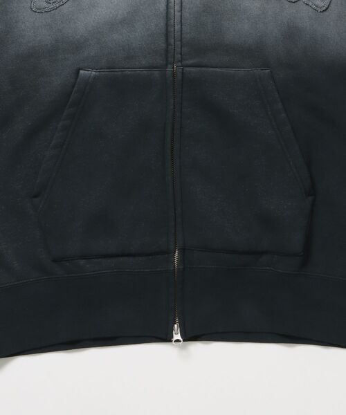 BEN DAVIS(ベンデイビス)の「【BEN DAVIS(ベンデイビス)】LETTERS FADED ZIP HOODIE / 共布ワッペン フーディ ダブルジップ 刺繍 ヘビーウェイト ジップパーカー 裏起毛 ≪セットアップ着用可能≫(パーカー・メンズ・ブラック系その他/ブラック・MEDIUM/LARGE)」の13枚目の写真