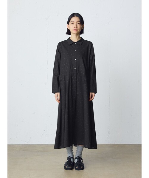 MidiUmi(ミディウミ)の「MidiUmi ウエスト切り替えドットワンピース(ワンピース・レディース・チャコールグレー/ブラック・FREE)」の2枚目の写真