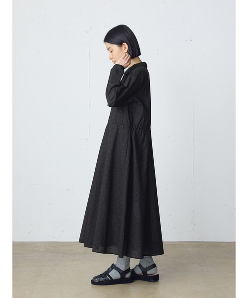MidiUmi(ミディウミ)の「MidiUmi ウエスト切り替えドットワンピース(ワンピース・レディース・チャコールグレー/ブラック・FREE)」の9枚目の写真