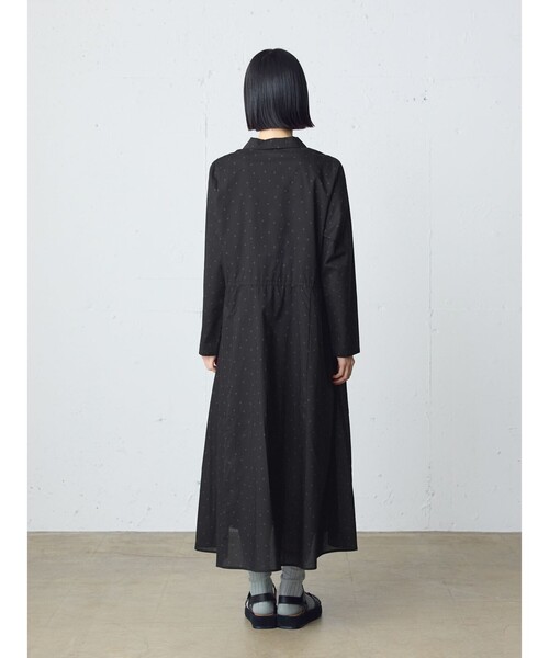 MidiUmi(ミディウミ)の「MidiUmi ウエスト切り替えドットワンピース(ワンピース・レディース・チャコールグレー/ブラック・FREE)」の10枚目の写真