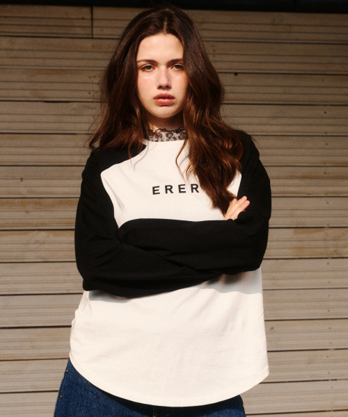 ERER(エルエル)の「Logo Raglan long-sleeved T-shirt Black(Tシャツ/カットソー・レディース・ブラック・F)」の3枚目の写真
