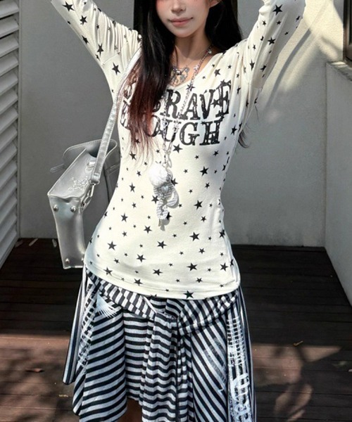 WEGO(ウィゴー)の「星柄ロゴプリントタイトロンT(Tシャツ/カットソー・レディース・グレー/ホワイト・MEDIUM/LARGE)」の15枚目の写真