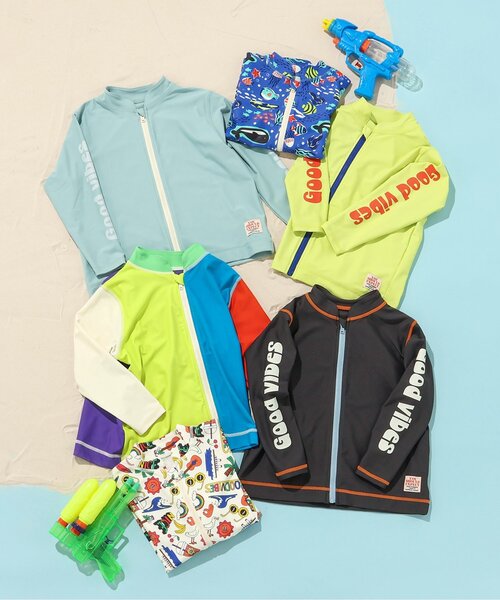 BREEZE(ブリーズ)の「【UVカット】わくわく前開きラッシュガード(ラッシュガード・キッズ・レインボー/ライム/ブラック/アイボリー/サックスブルー/ブルー・80/90/100/110/120/130/140/150)」の7枚目の写真