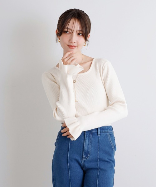 【骨格ストレート向け】袖フリルウエストシェイプトップス
