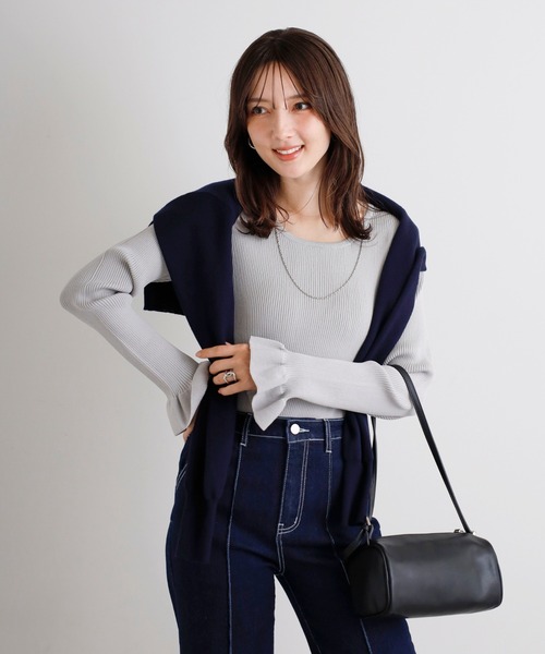 【骨格ストレート向け】袖フリルウエストシェイプトップス