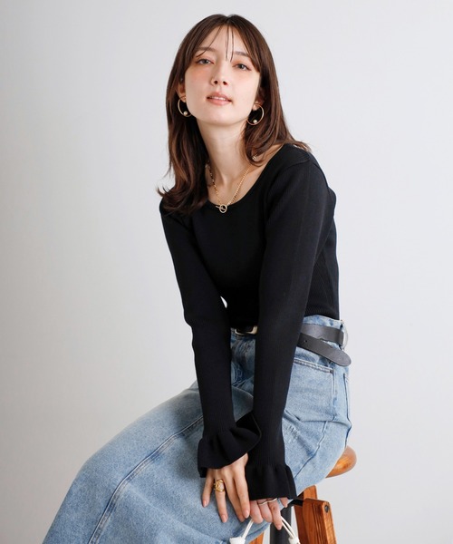 【骨格ストレート向け】袖フリルウエストシェイプトップス