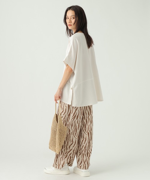 Elura（エルーラ）の「サラサラリラクシーTブラウス/656783（Tシャツ/カットソー・レディース・ブラック/ミント/モカ/ゼブラ/オフホワイト/ダークブラウン・LARGE/MEDIUM）」の10枚目の写真