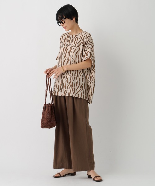 Elura（エルーラ）の「サラサラリラクシーTブラウス/656783（Tシャツ/カットソー・レディース・ブラック/ミント/モカ/ゼブラ/オフホワイト/ダークブラウン・LARGE/MEDIUM）」の16枚目の写真