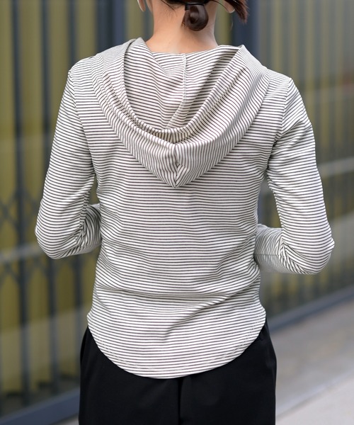 Marient（マリエント）の「ボーダーフーディーTOPS（Tシャツ/カットソー・レディース・ホワイト/グレー・FREE）」の15枚目の写真