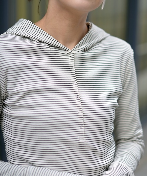 Marient（マリエント）の「ボーダーフーディーTOPS（Tシャツ/カットソー・レディース・ホワイト/グレー・FREE）」の18枚目の写真