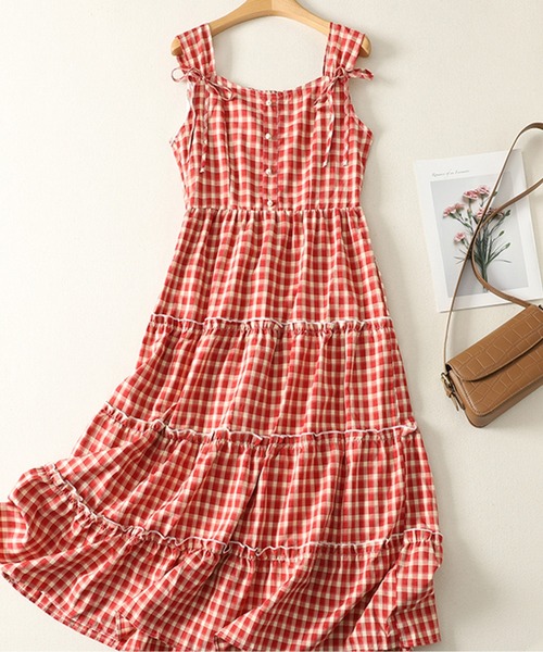 LUCPY（ラクピー）の「リボンショルダーギンガムチェックティアードワンピース（ワンピース・レディース・レッド・XX-LARGE/X-LARGE/LARGE/MEDIUM）」の2枚目の写真