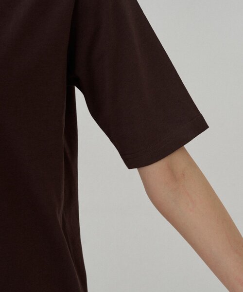 LOUNGEDRESS（ラウンジドレス）の「エッセンシャルT（Tシャツ/カットソー・レディース・オフホワイト/ブラック/ブラウン・FREE）」の8枚目の写真