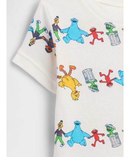 GAP(ギャップ)の「babyGap セサミストリート オーガニックコットン100% パジャマセット(ルームウェア/パジャマ・キッズ・オフホワイト・90cm/110cm/105cm/100cm/80cm/95cm)」の3枚目の写真