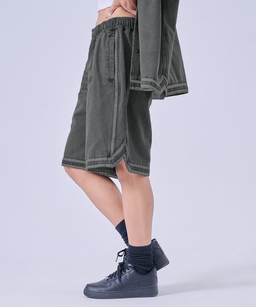FUBU( フブ)の「FUBU フブ Denim Warm Up Shorts/デニムバギーショートパンツ(デニムパンツ・メンズ・ライトブルー/ブラック・XXL/XL/L/M)」の2枚目の写真
